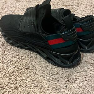 A comfortable Gucci style shoe. NOT GUCCI.